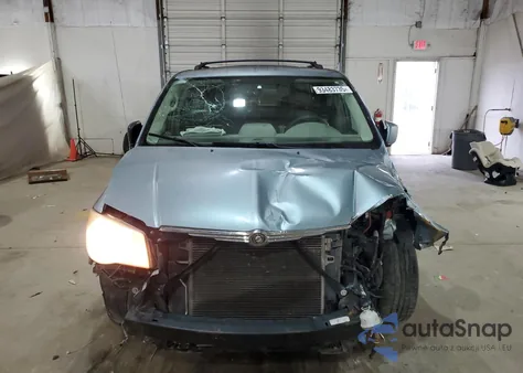 2009 Chrysler Town & Country Touring from USA, damaged, VIN 2A8HR54199R536448